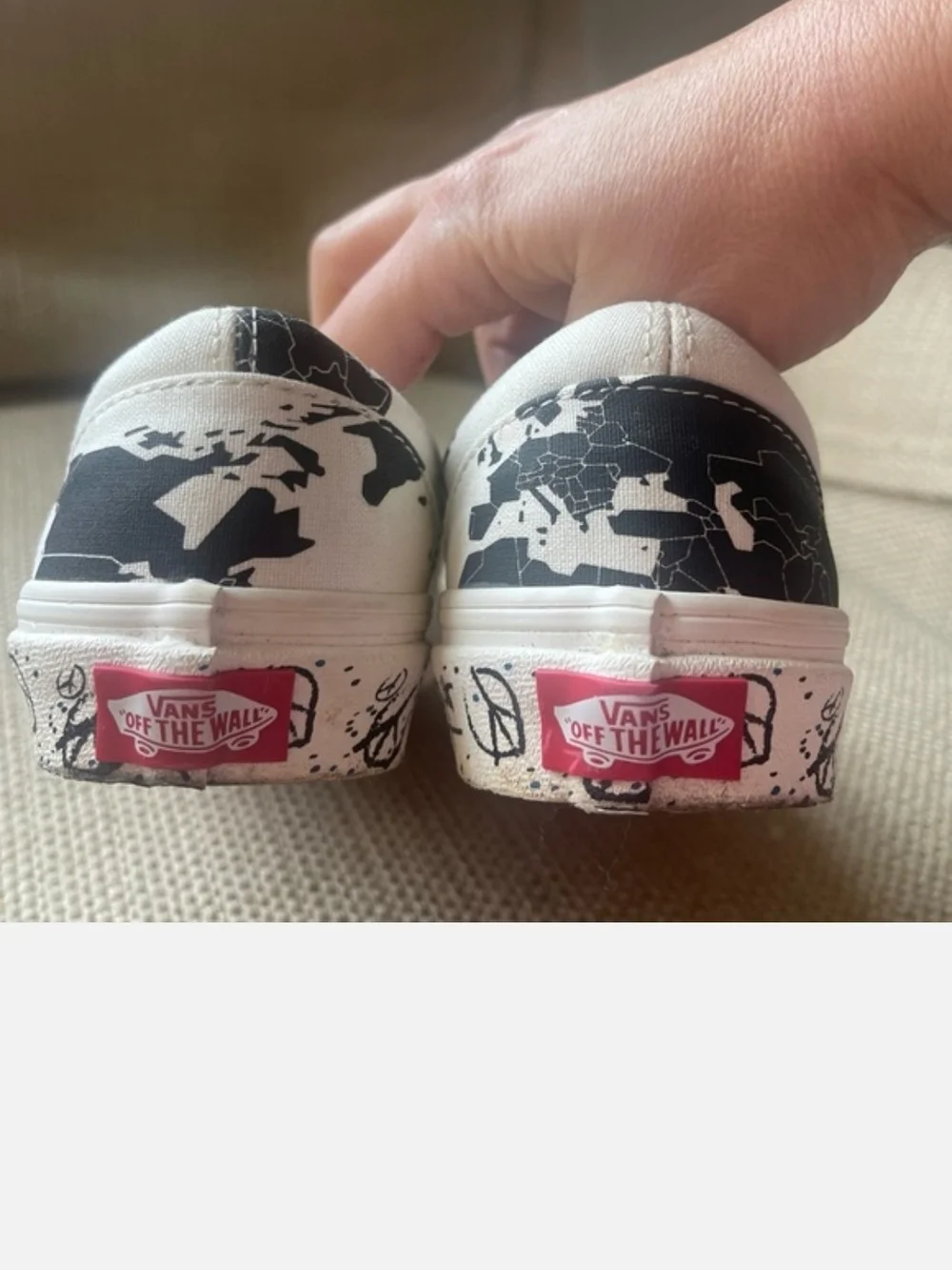 Vans Era Sneakers with Black World Map Print - White/Black